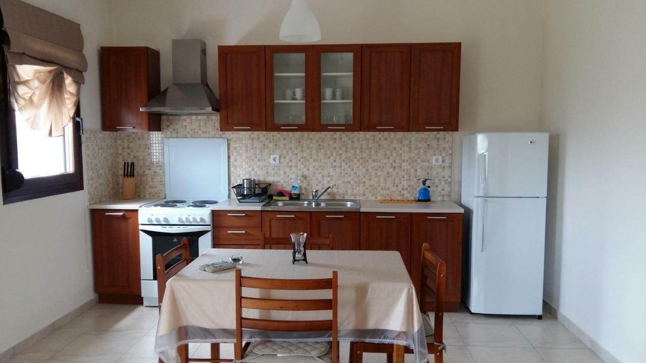 Gougousis Apartments Kaloyiros Ngoại thất bức ảnh