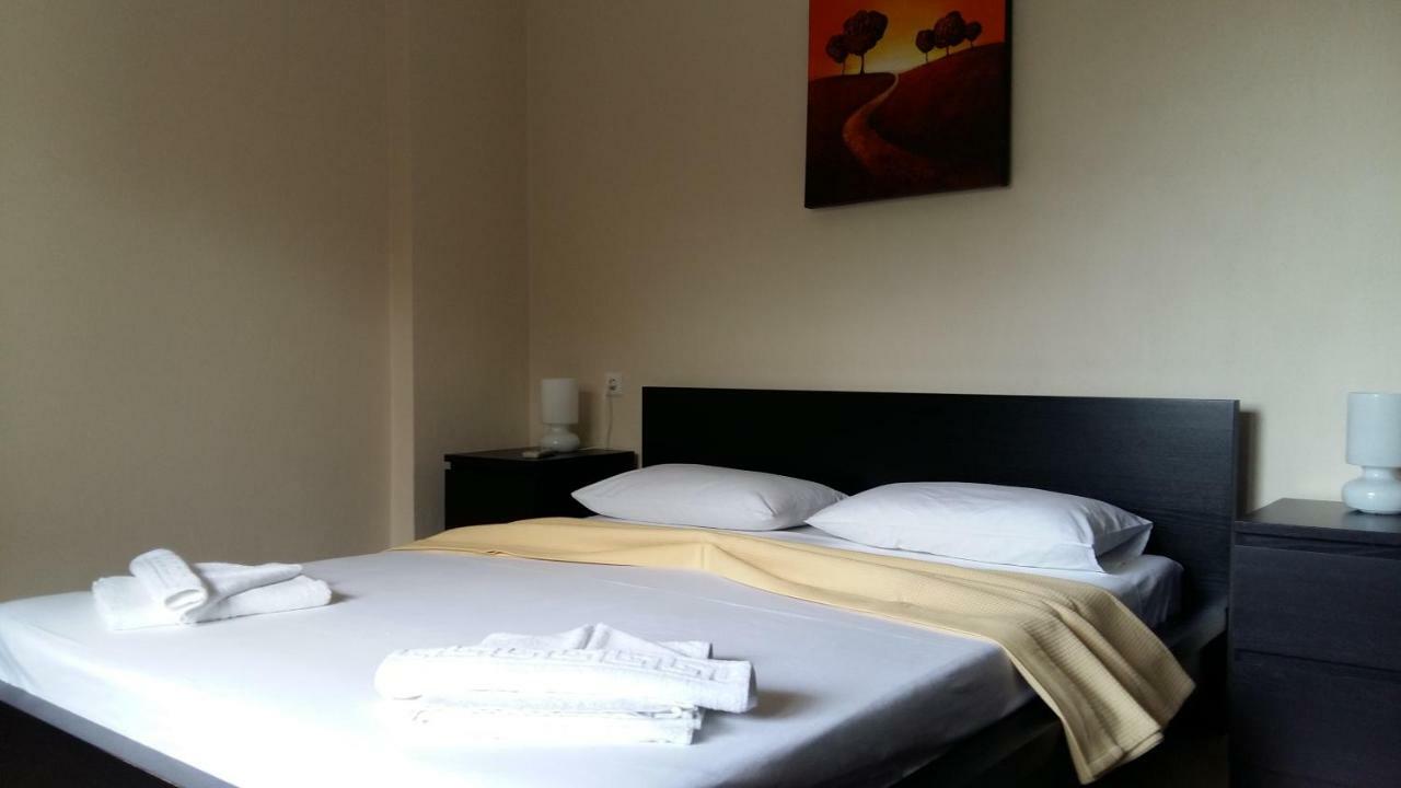 Gougousis Apartments Kaloyiros Ngoại thất bức ảnh